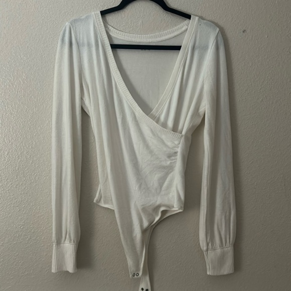 NWOT Abercrombie and Fitch SOFT A&F Cozy white wrap sweater bodysuit - Picture 1 of 6